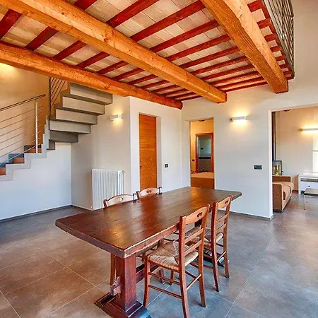 Prázdninový dům 3 Bedroom Cozy In *