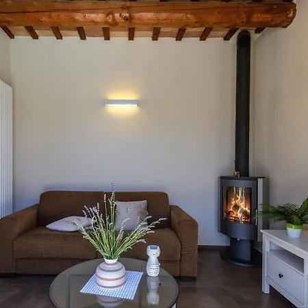 3 Bedroom Cozy In Prázdninový dům SantʼAngelo in Vado
