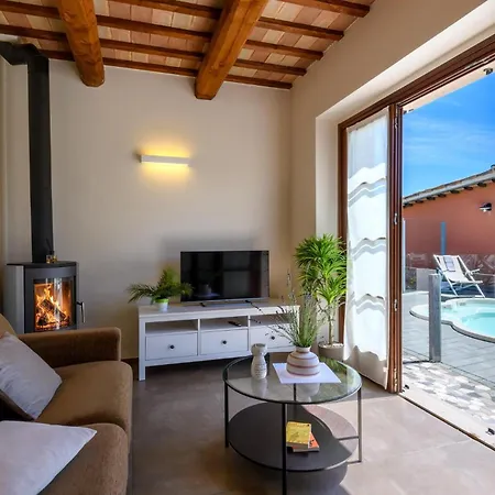 3 Bedroom Cozy In Prázdninový dům *
