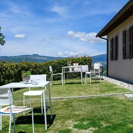3 Bedroom Cozy In Prázdninový dům SantʼAngelo in Vado